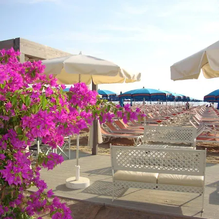Roxy Hotel